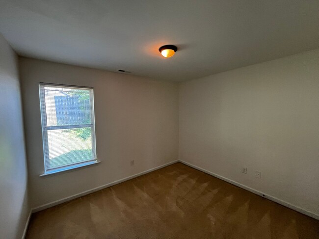 Building Photo - Beautiful 4 bedroom 2 bath in Phenix City, AL