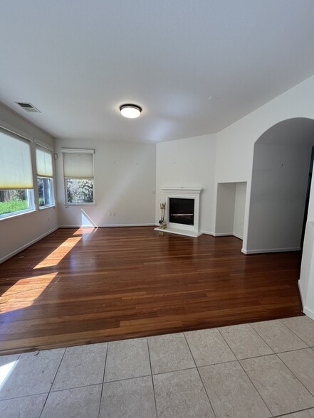 Building Photo - 4656 Snead Dr