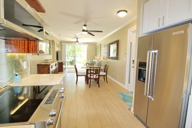 Building Photo - Beach Style 2 bed/2bath Luxury Condo - Finely Furnished - Steps from the Beach - Resort Amenities -