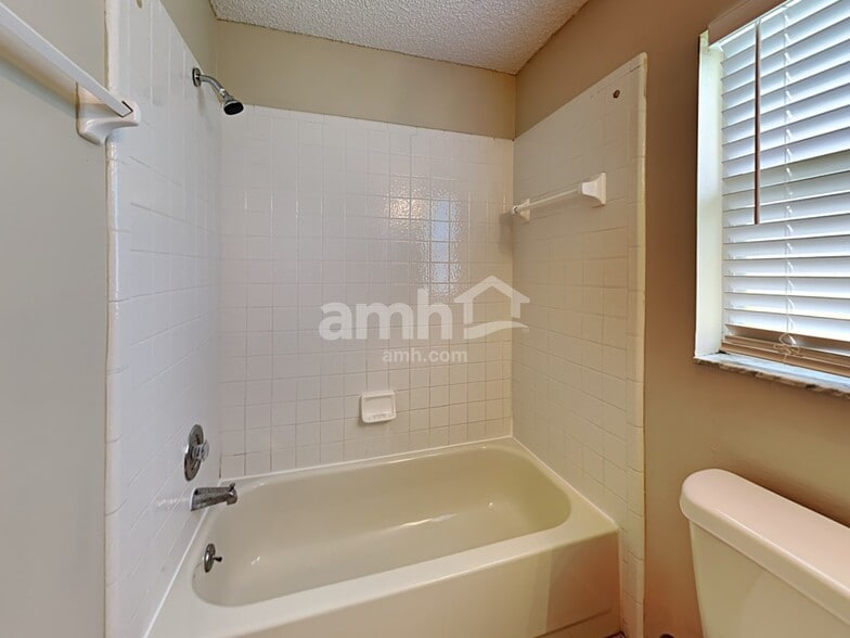 Building Photo - 893 Ferry Landing Ln