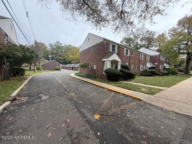 Building Photo - 82 Manor Dr