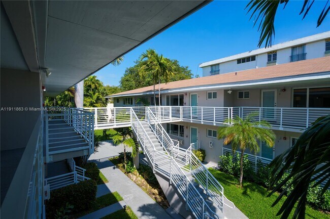 Building Photo - 1185 98th St