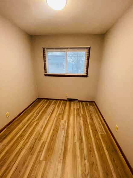 Building Photo - 8560 W Villard Ave