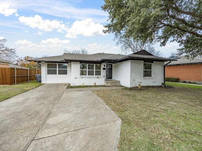 Building Photo - 10209 Casa View Dr