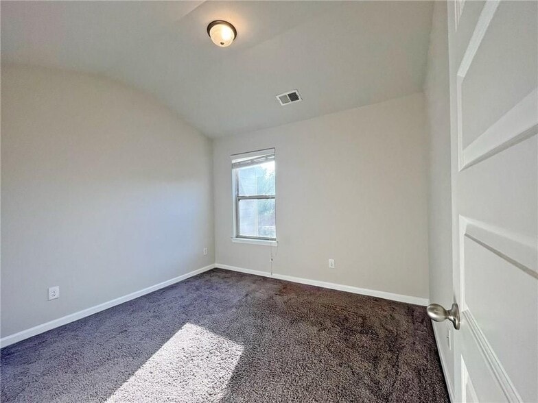 Building Photo - 2734 Shetley Creek Dr