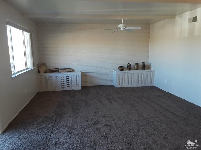 Building Photo - 72701 Willow St