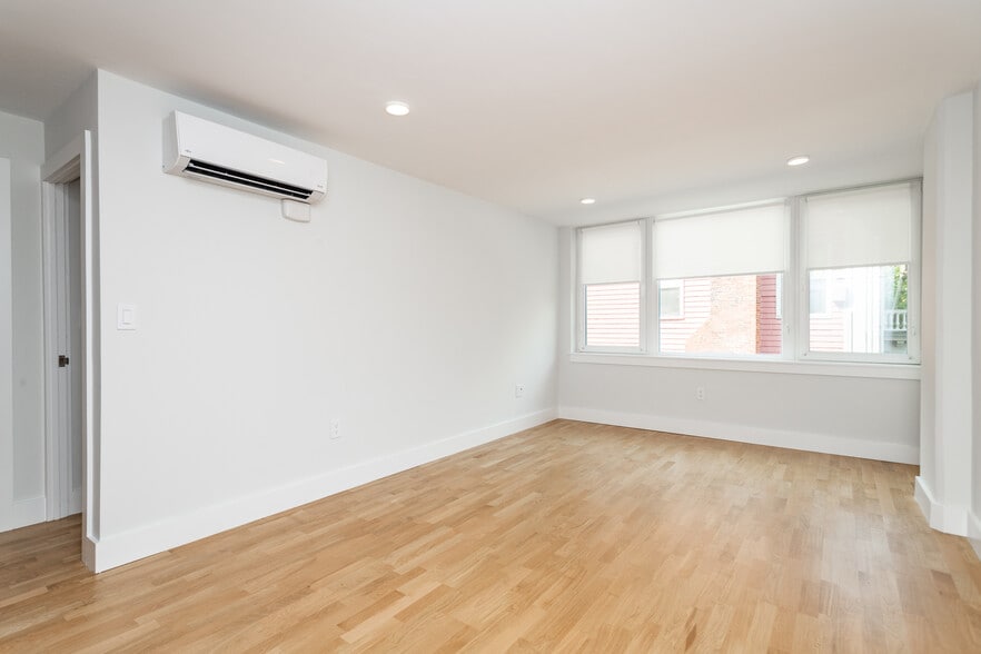 Building Photo - 334 Harvard St