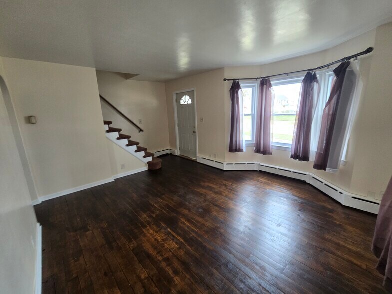 Building Photo - 912 Botham Ave