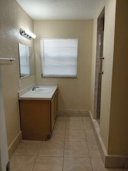 Building Photo - 31 Bel Air St