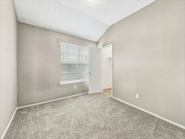 Building Photo - 1111 Brewer Dr