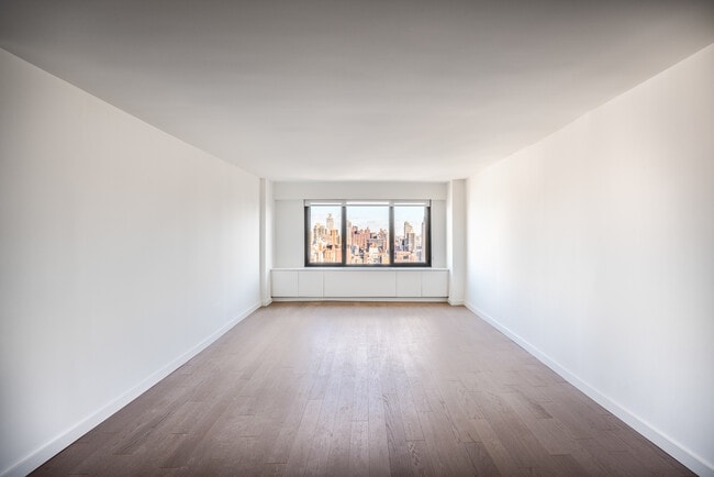 Interior Photo - 220 East 72nd Street
