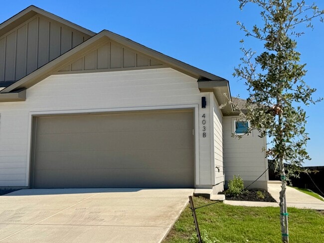 Building Photo - Stunning 3x2 Luxury Duplex in Buda, TX!