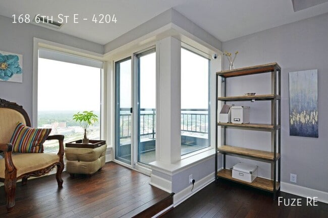 Building Photo - 168 6th St E