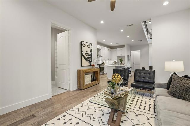 Building Photo - 933 W Eighth St