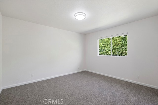 Building Photo - 700 W 2nd St