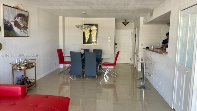 Building Photo - 2017 S Ocean Dr