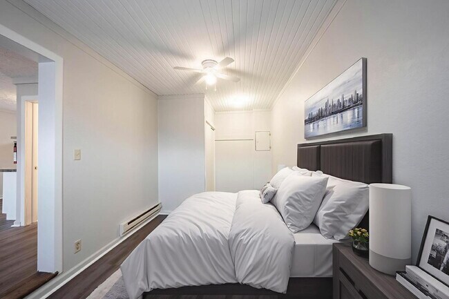 Building Photo - "Charming 1-Bedroom Retreat in Greenfield – Cozy 400 Sq Ft Haven!"