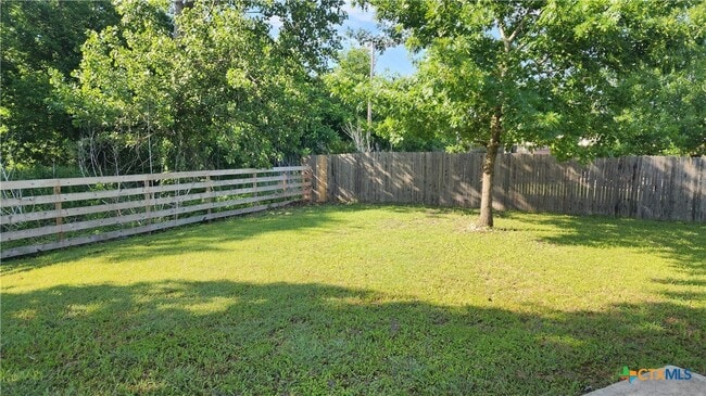 Building Photo - 223 Avrshire Ln