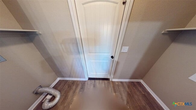 Building Photo - 307 Dober St