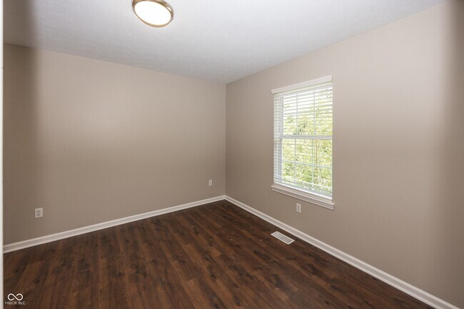 Building Photo - 2410 Silver Ct