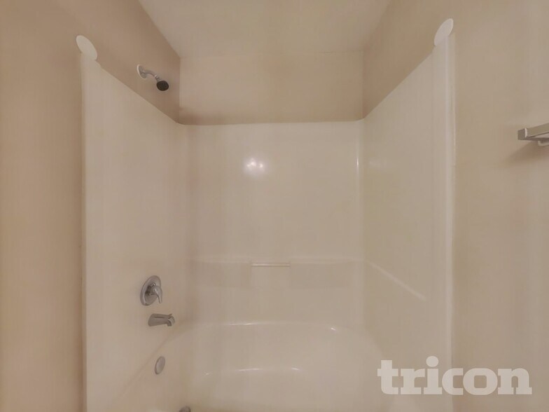 Building Photo - 15426 Rancho Joya Wy