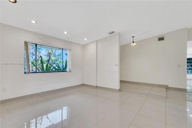 Building Photo - 4585 SW 87th Ave