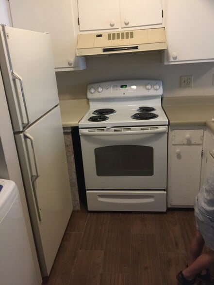 Kitchen - 229 E King St