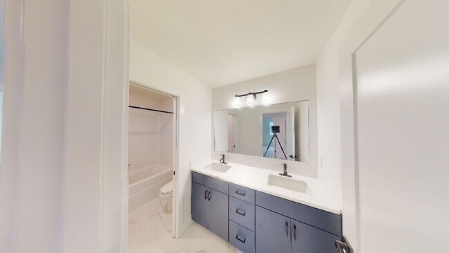 Building Photo - *Contemporary Home, Stylish Luxury, Centra...
