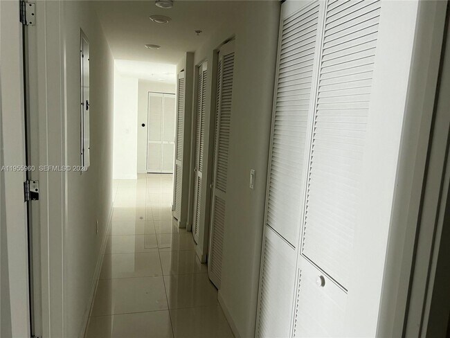 Building Photo - 7661 NW 107th Ave