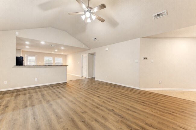 Building Photo - 16702 Grove Trail Ln