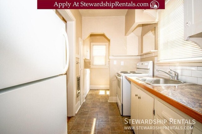 Building Photo - 2024 Emerald St