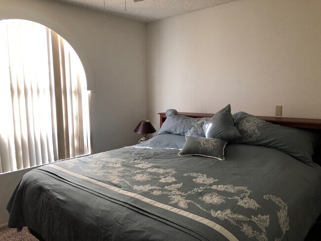 Building Photo - Lovely Home in 45+ Active Adult Community of Leisure World.  Available April 2026 Ongoing.