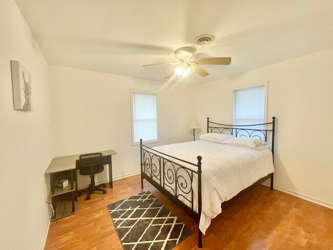 Building Photo - 210 Beaver St