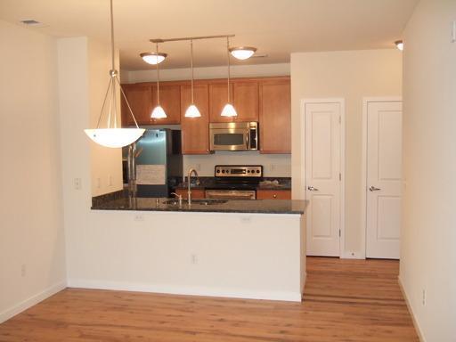 Building Photo - 2BR/2BA Condo @ Park Hill