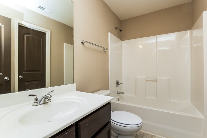 Building Photo - 261 Chandler Bluff Ct SE