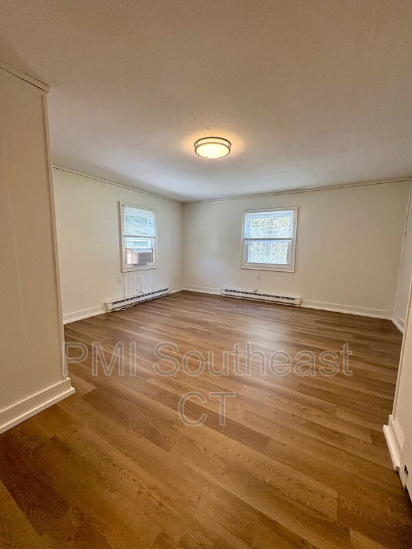 Building Photo - 226 Pequot Ave