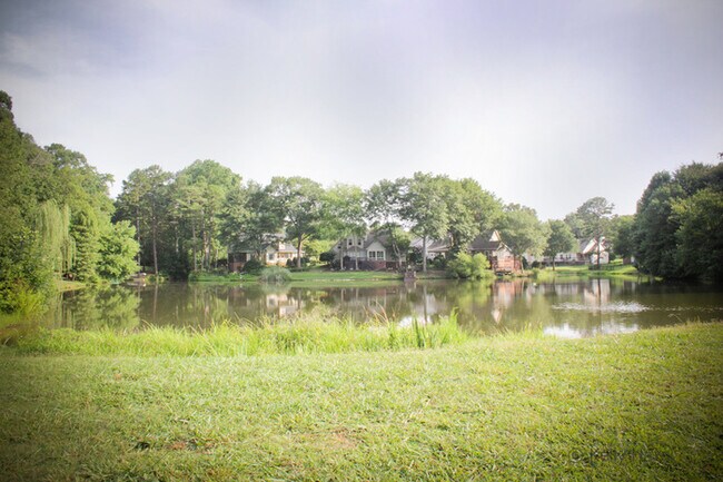 Building Photo - Beautiful 2 Bedroom in Simpsonville