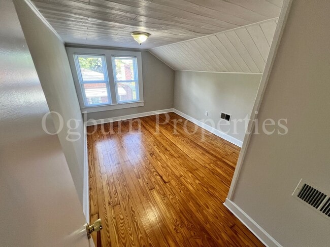 Building Photo - 649 Linville Rd