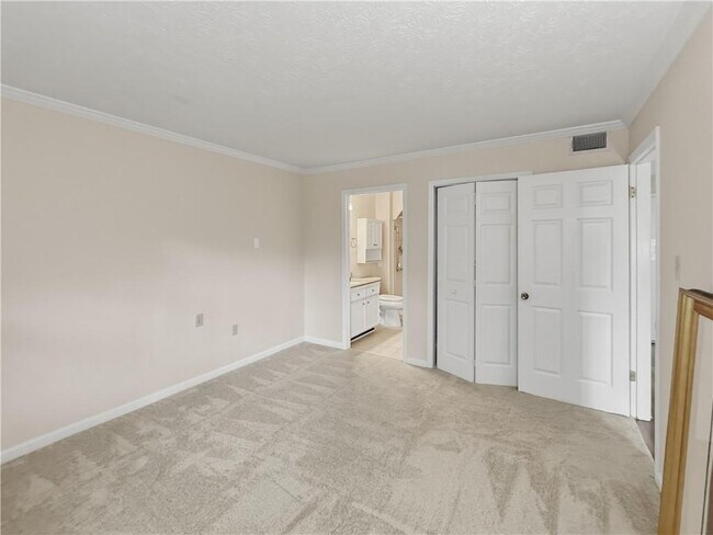 Building Photo - 475 Mount Vernon Hwy NE
