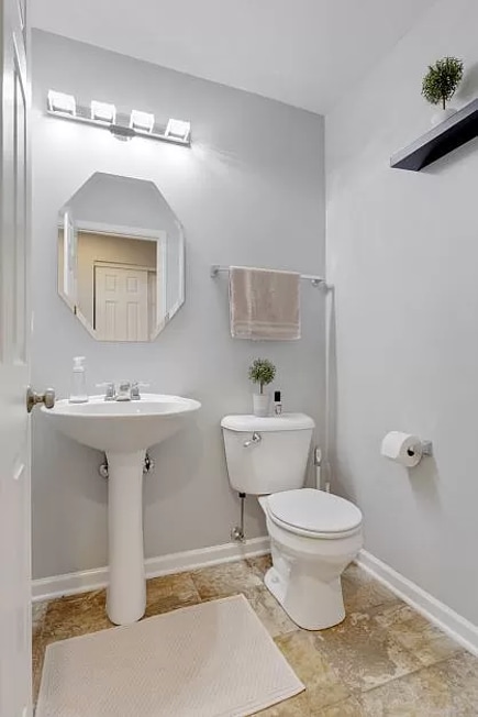 Powder Room - 646 Vine St