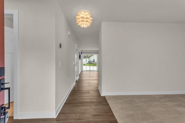 Building Photo - 767 Cottage Dr