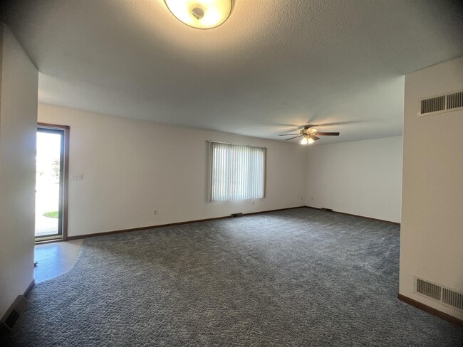 Building Photo - 312 E Main St