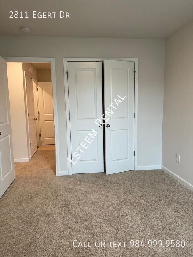 Building Photo - 2811 Egert Dr