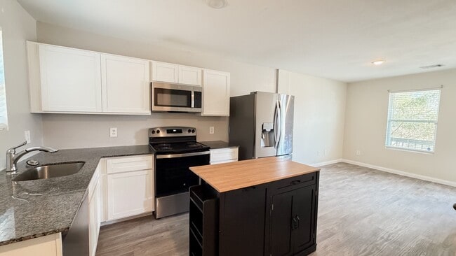 Building Photo - 16451 Jasmine Marie Pl