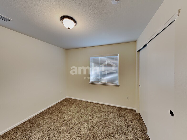 Building Photo - 10031 Dillon Cir