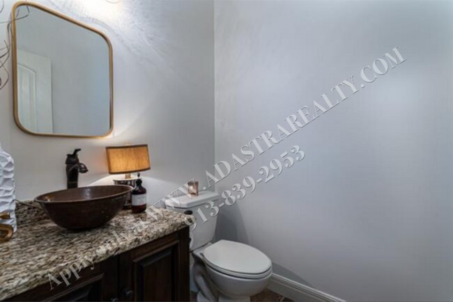Building Photo - Gorgeous 5 Bed 5 Bath Home in Olathe-Comin...