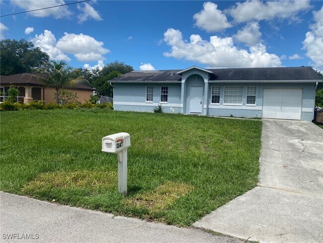 Primary Photo - 134 Aurora Ave S
