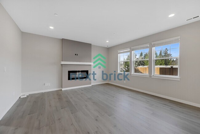 Building Photo - Spacious 5-Bedroom Retreat in Bothell with 2.5 Baths and 2335 Sq Ft of Comfort!