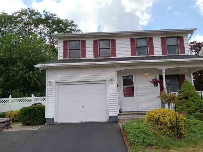 Building Photo - 1234 Vinewood Ave