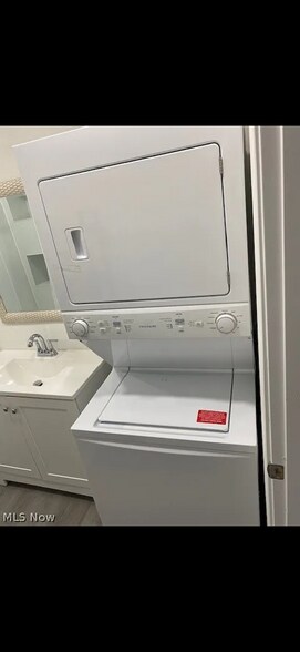 Building Photo - 3442 Albany Ave